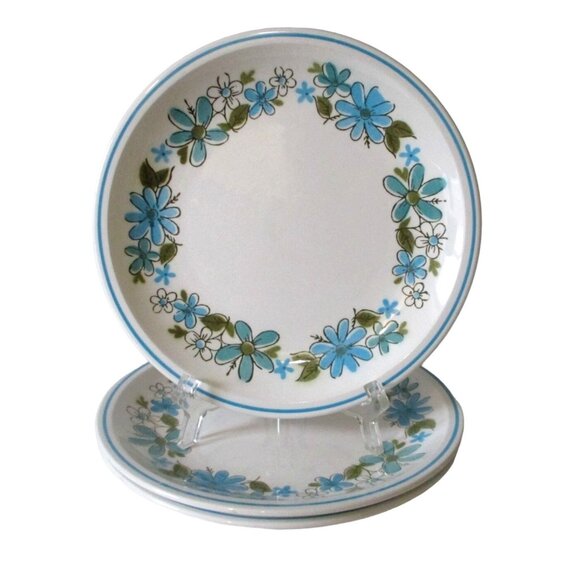 3 Vintage Mikasa Cera-Stone Gigi Dessert Plates Replacement Dinnerware Tableware - Picture 1 of 6